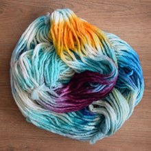 Load image into Gallery viewer, COSMIC SATSUMA | handdyed corriedale pencil roving
