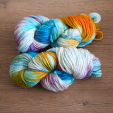 Load image into Gallery viewer, COSMIC SATSUMA | handdyed corriedale pencil roving
